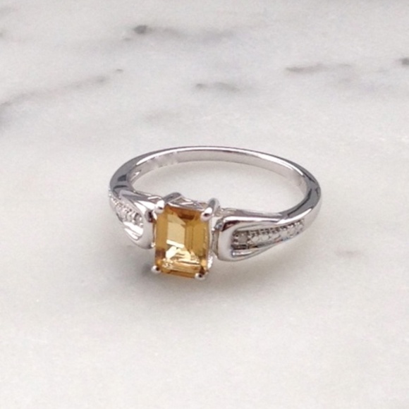 Genuine Diamond Whiskey Quartz Ring - Picture 3 of 5